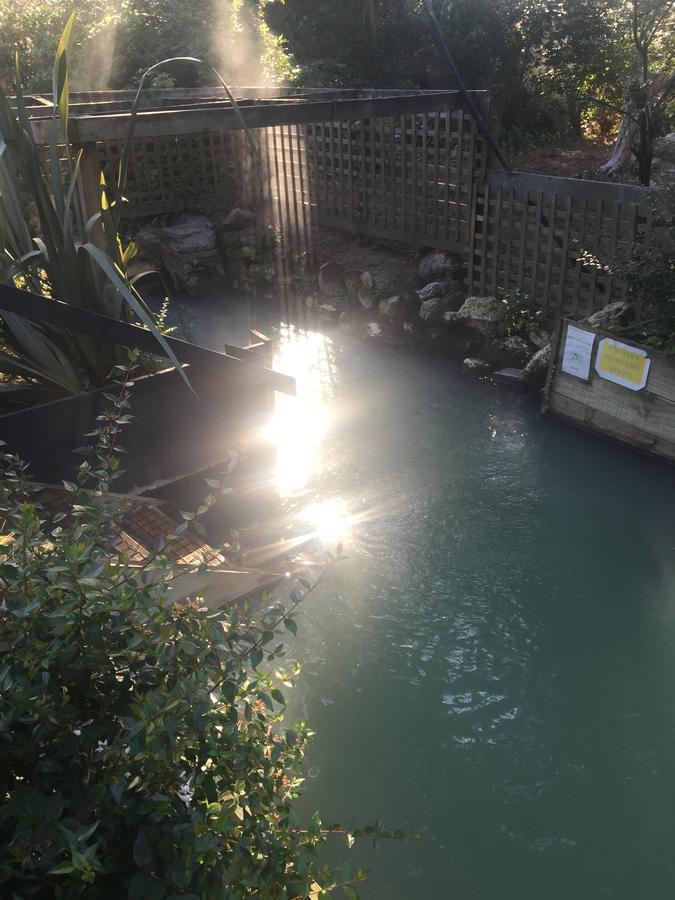 Golden Springs Motel, Holiday Park Rotorua Extérieur photo