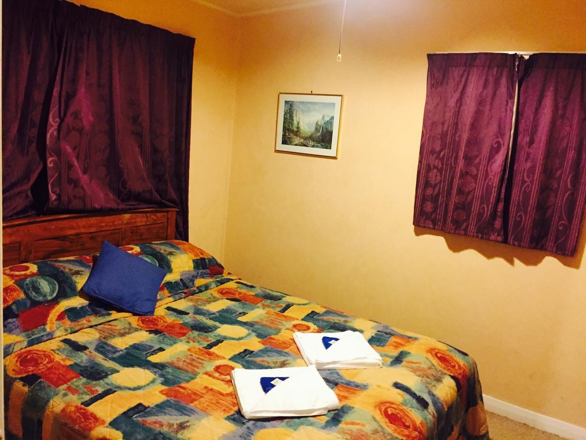 Golden Springs Motel, Holiday Park Rotorua Extérieur photo