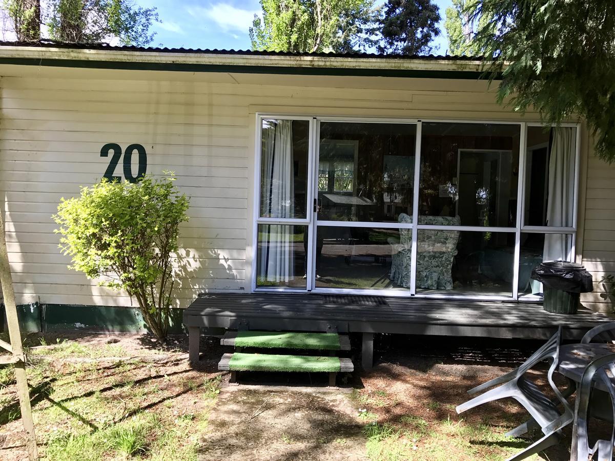 Golden Springs Motel, Holiday Park Rotorua Extérieur photo
