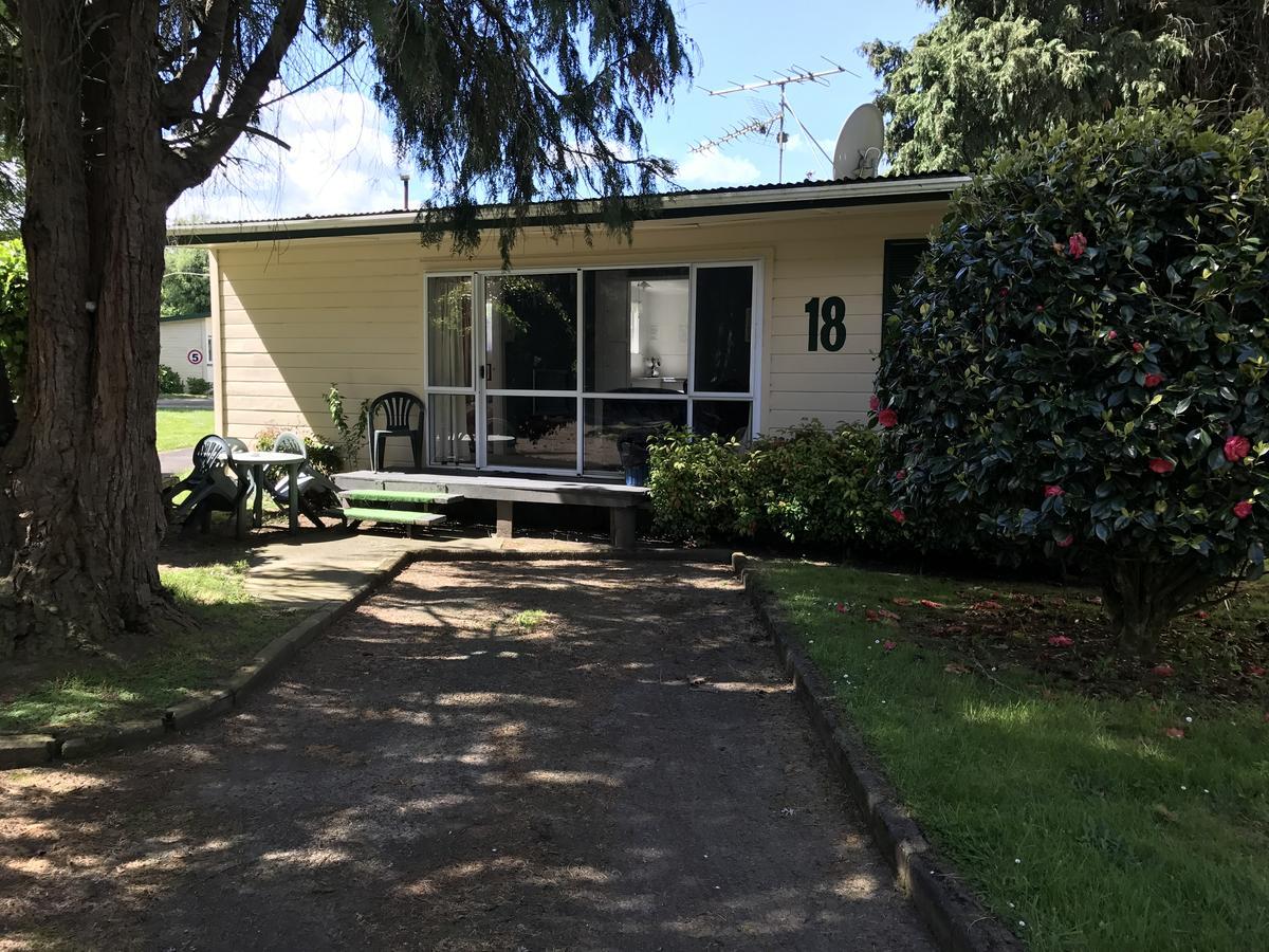 Golden Springs Motel, Holiday Park Rotorua Extérieur photo