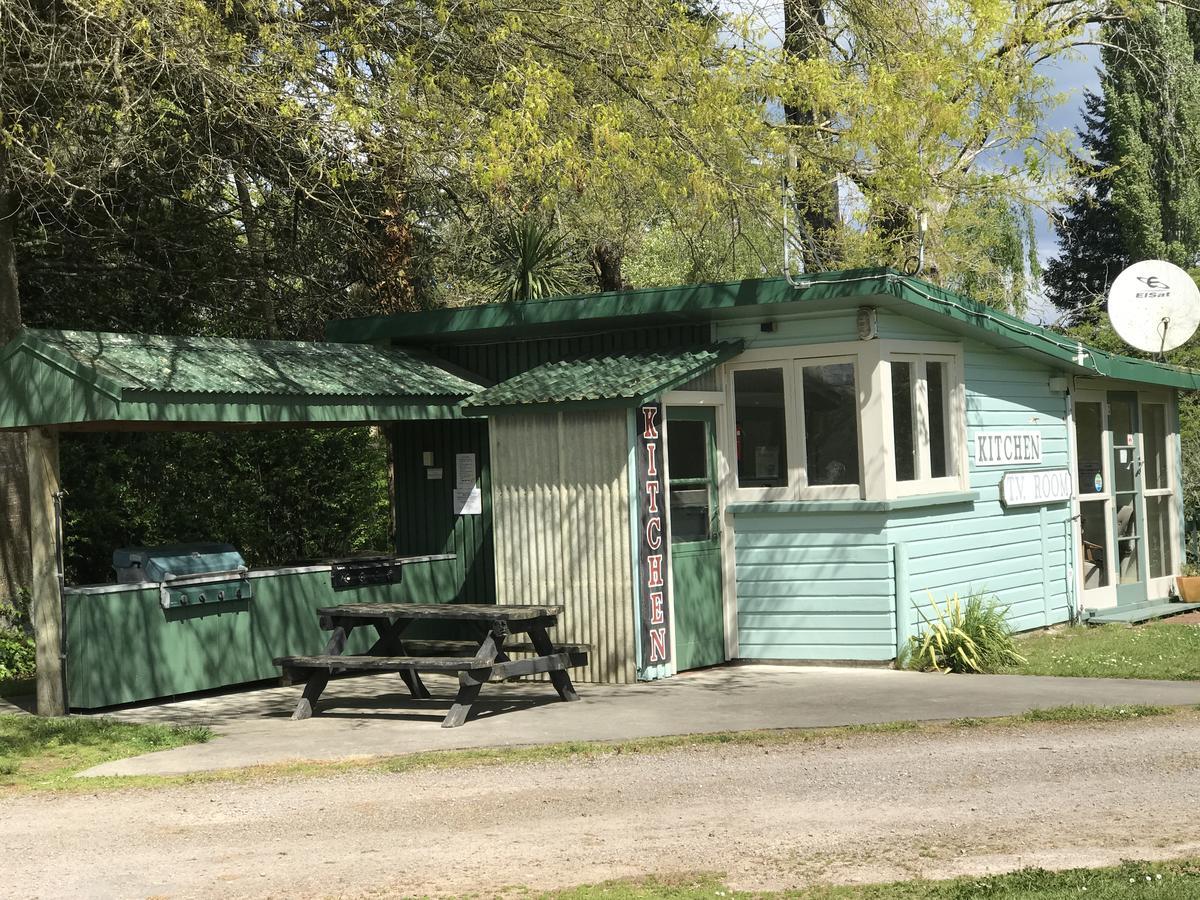 Golden Springs Motel, Holiday Park Rotorua Extérieur photo
